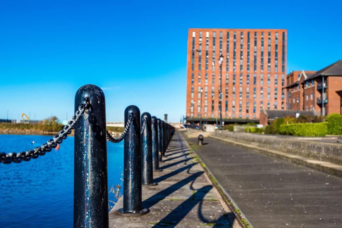 Fabulous Quayside Apartment With Free Parking Liverpool Kültér fotó